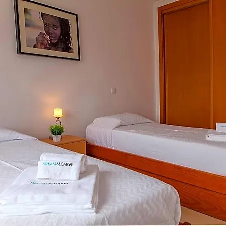 B41 - Windmill Modern With Pool 4* Lagos